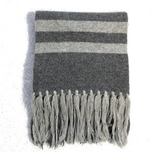 American Eagle Outfitters 100% Lambswool Scarf